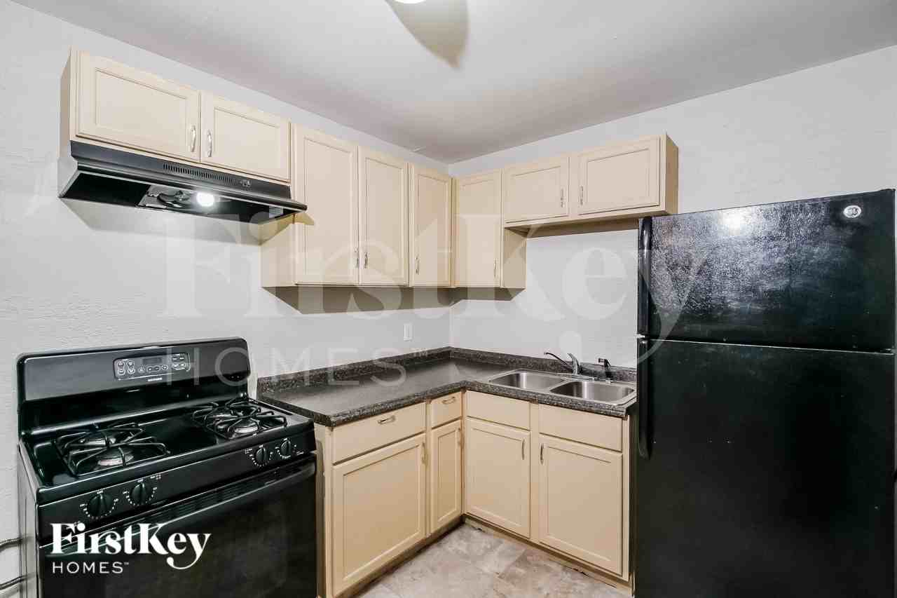 4315 Standish Dr - Photo 7 of 16