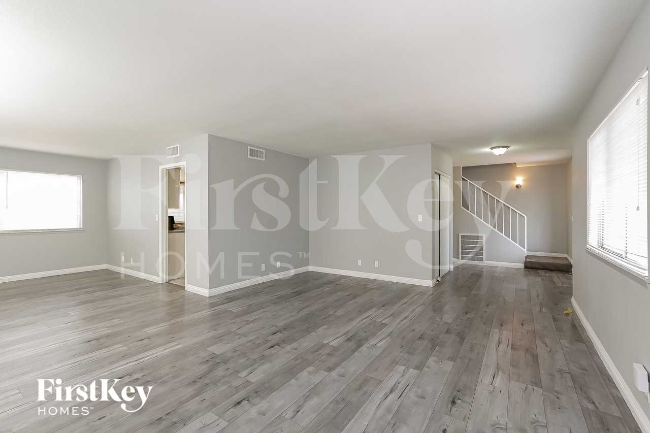 3763 E Hacienda Ave - Photo 3 of 18
