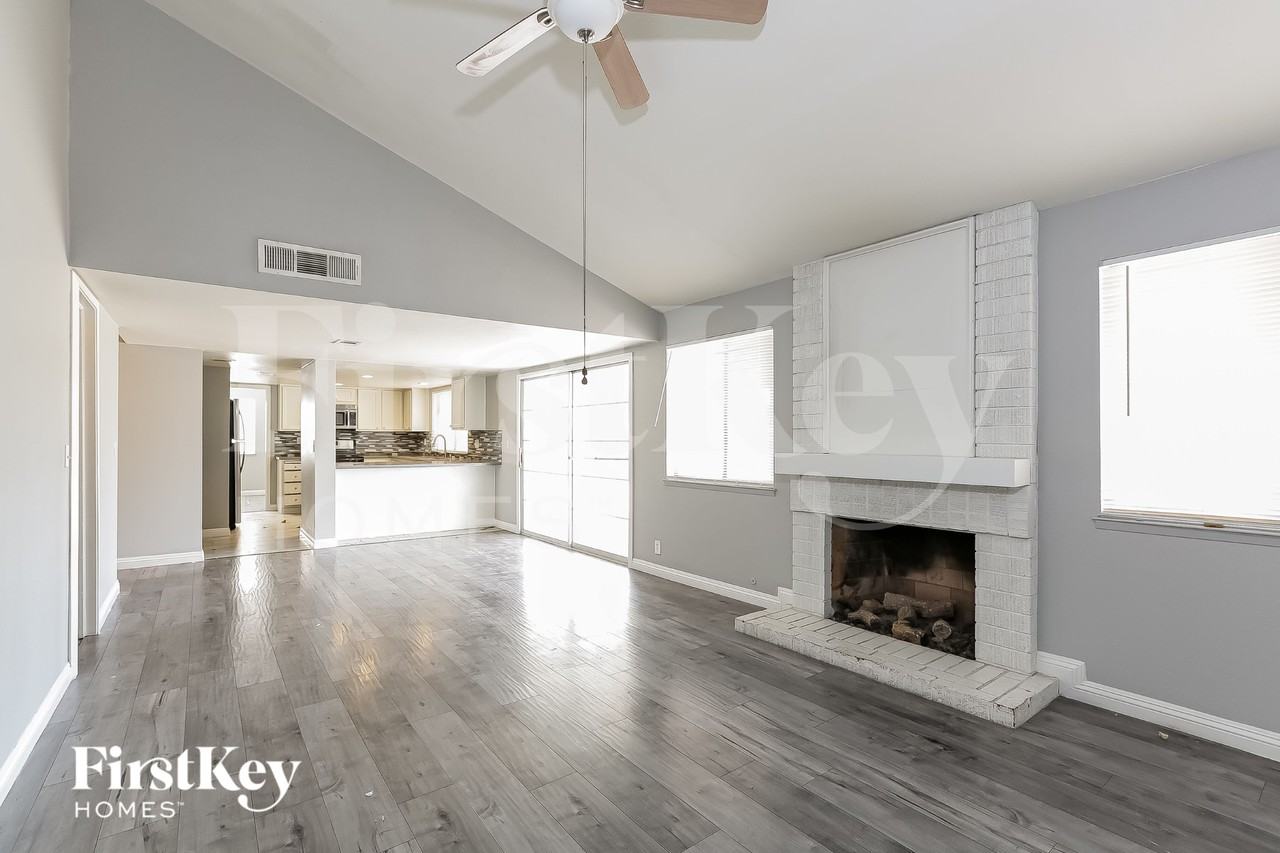 3763 E Hacienda Ave - Photo 4 of 18