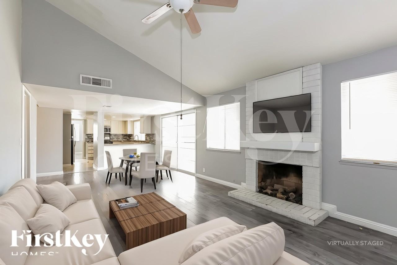 3763 E Hacienda Ave - Photo 5 of 18