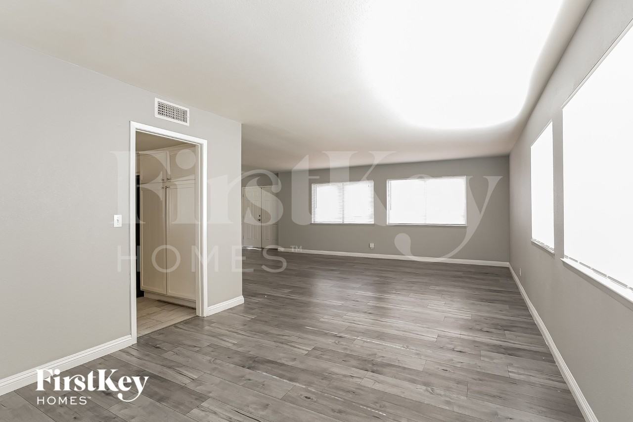3763 E Hacienda Ave - Photo 6 of 18
