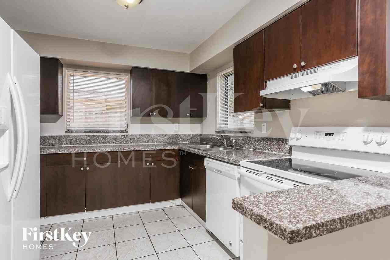 3611 Nwst - Photo 7 of 16