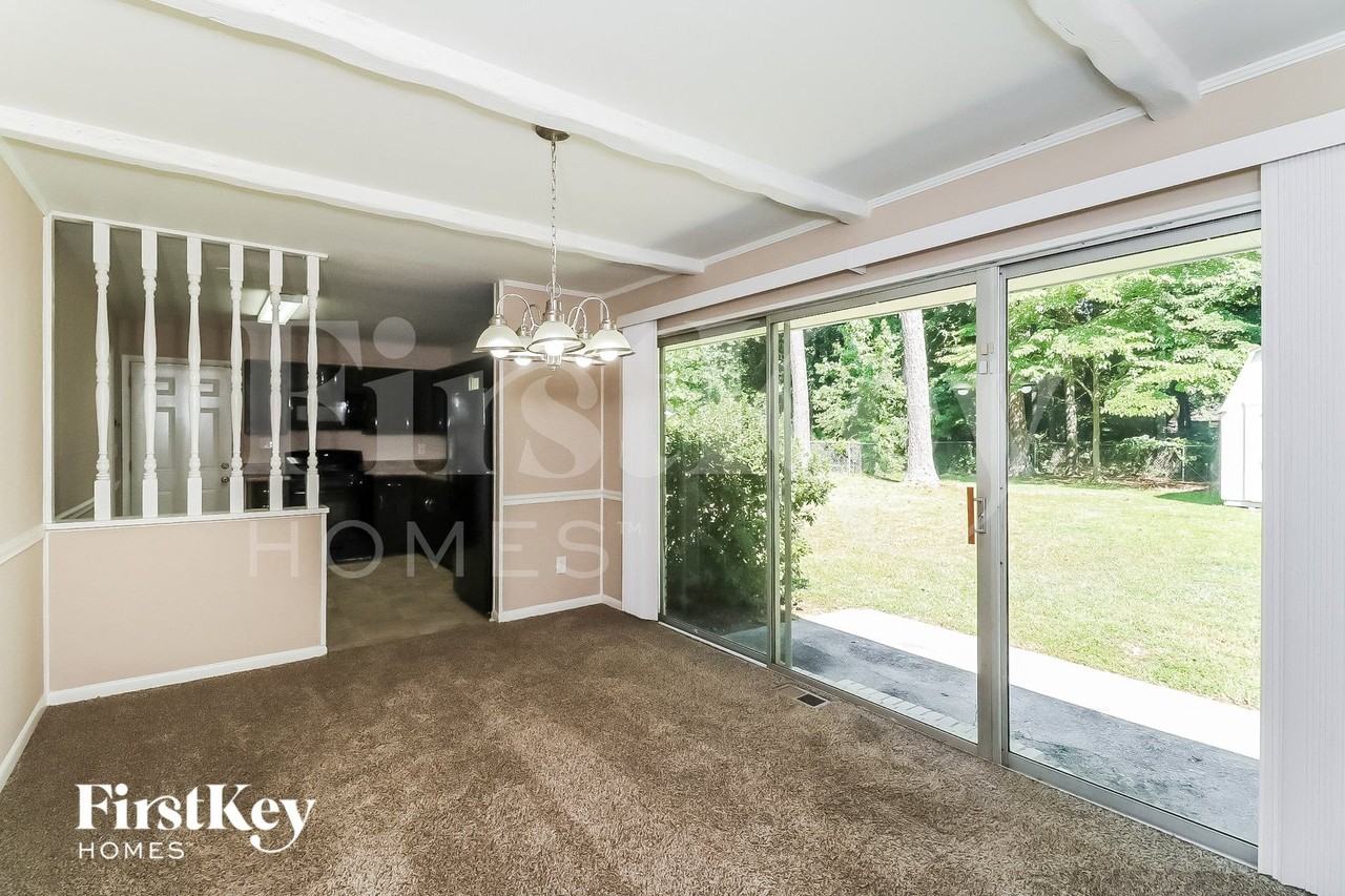 2932 Tiffany Dr Sw - Photo 6 of 15