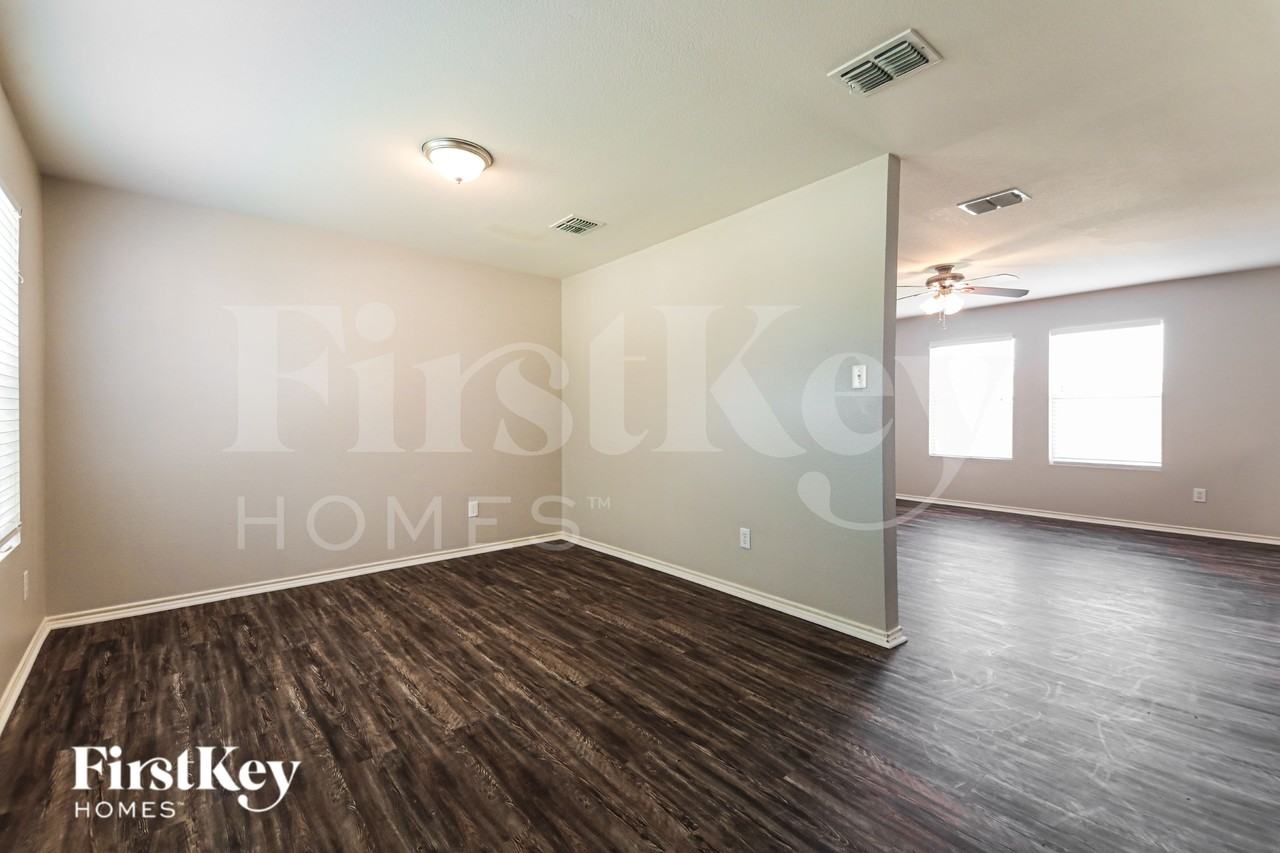 2809 Spencer Cir - Photo 6 of 19