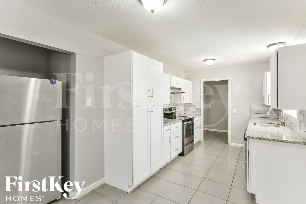 2502 Costa Mesa Dr - Photo 6 of 15