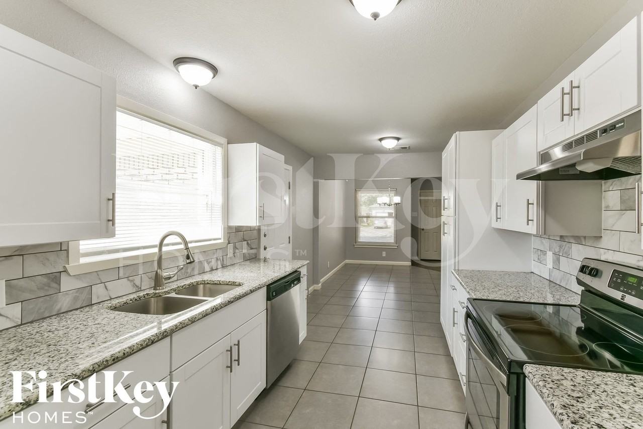 2502 Costa Mesa Dr - Photo 7 of 15