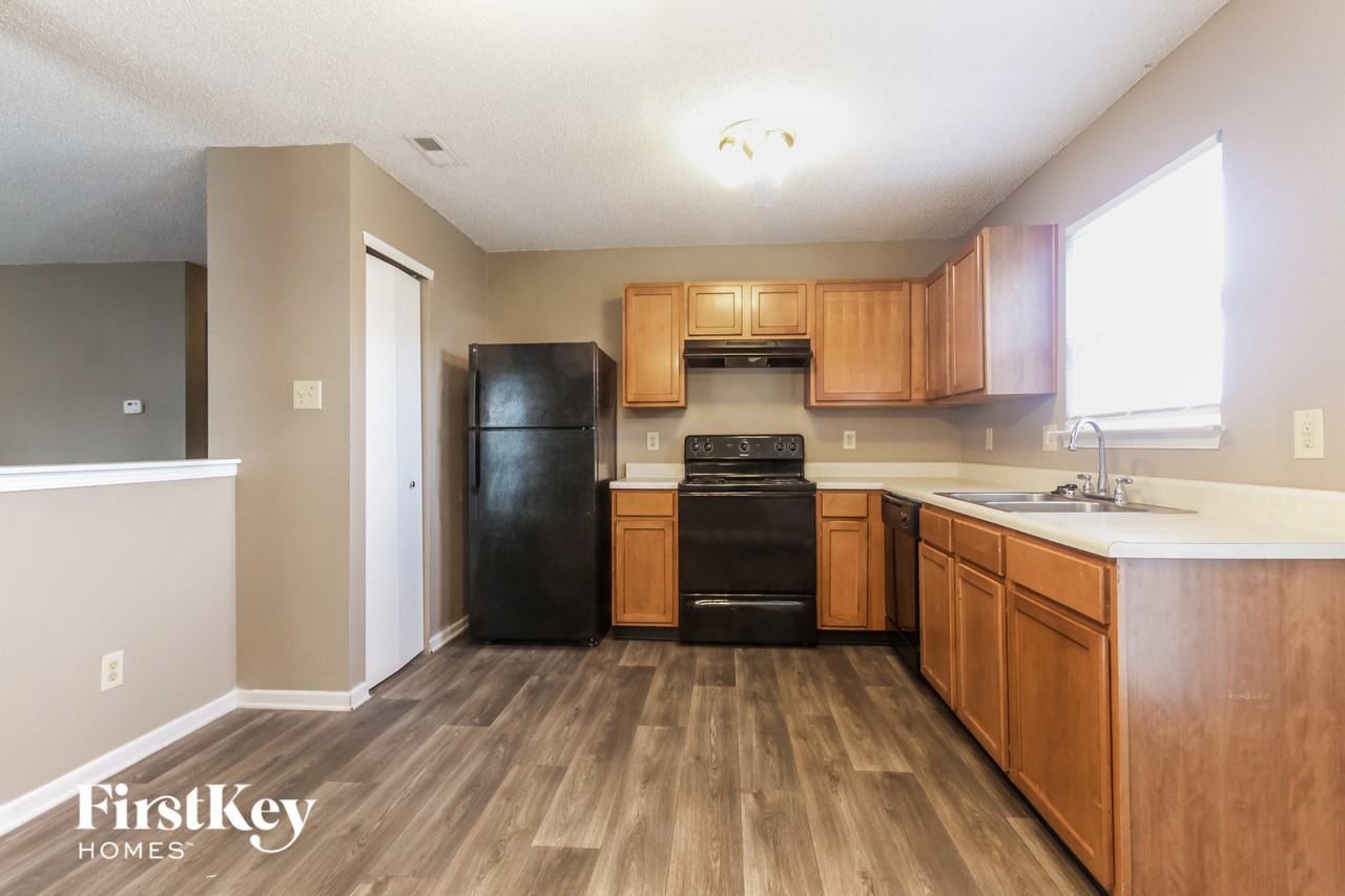 1861 Southernwood Ln - Photo 6 of 15