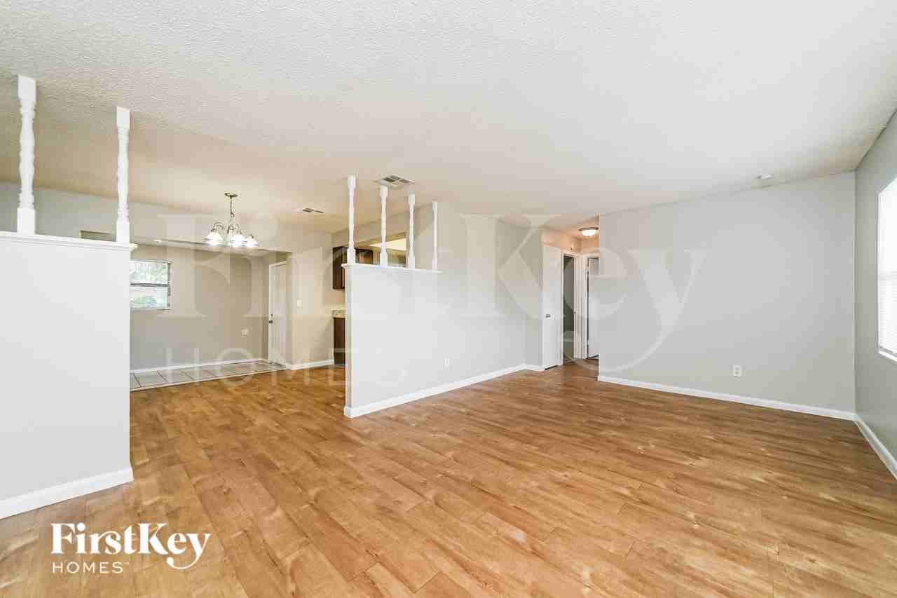 1836 Columbine Dr - Photo 3 of 20