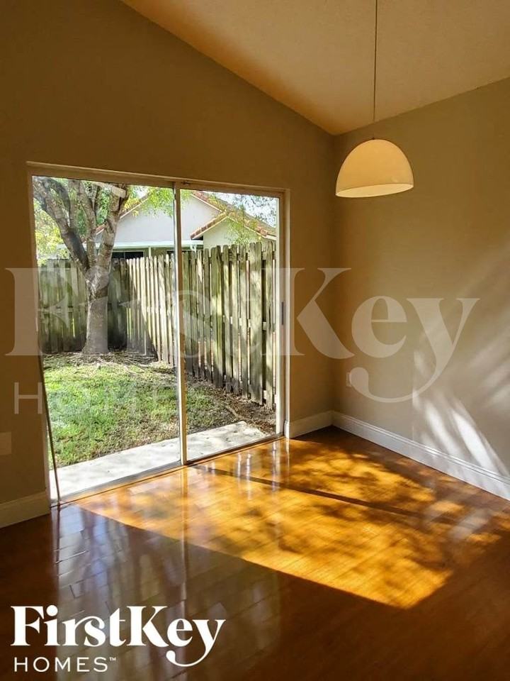 17655 Sw 146th Ct - Photo 3 of 18