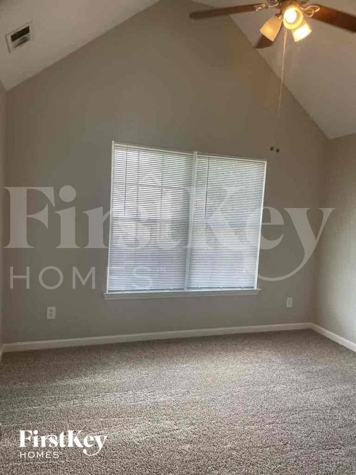 1119 Oak Hollow Ct - Photo 6 of 11
