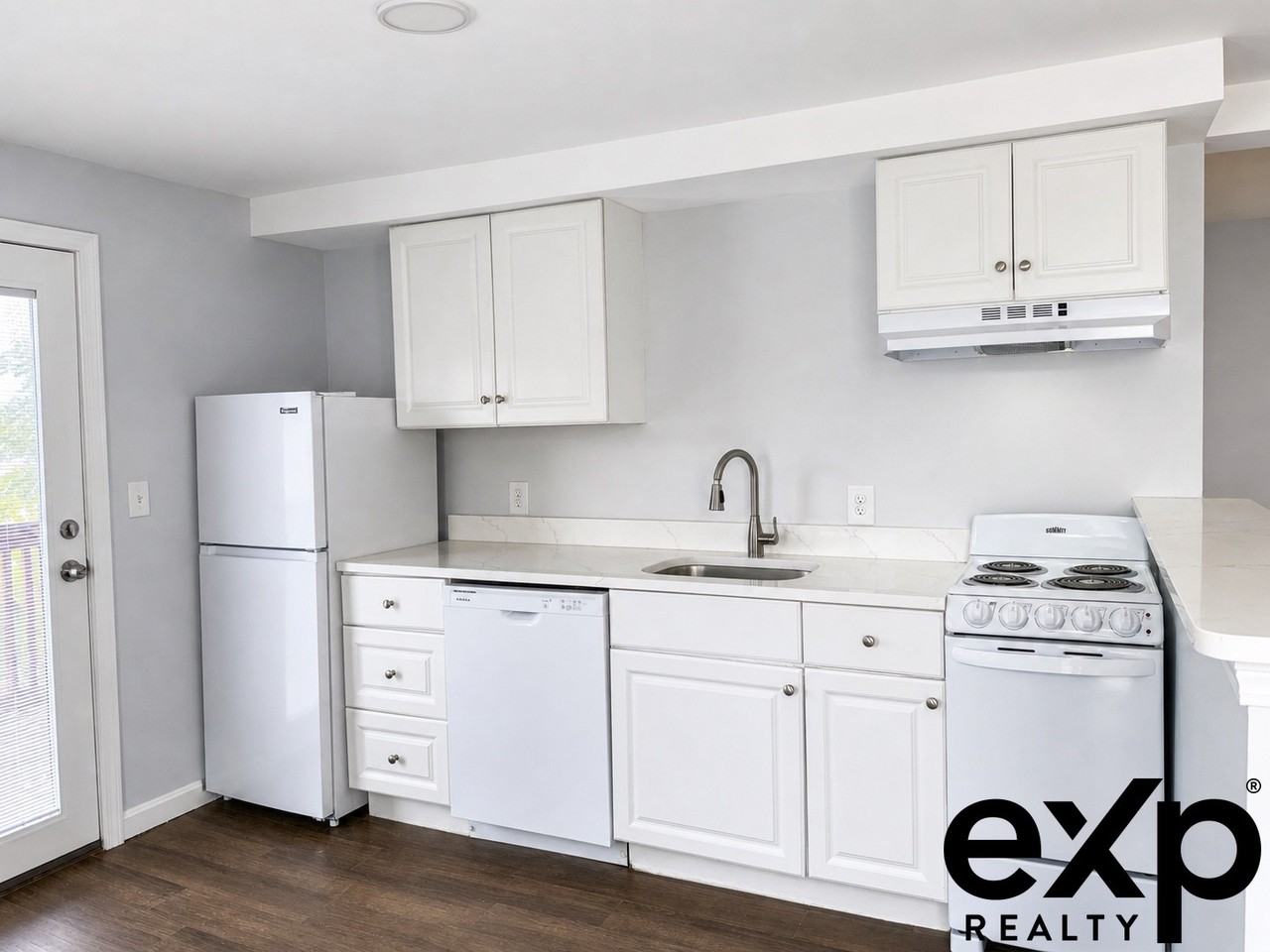 9 Avon Pl - Photo 2 of 13