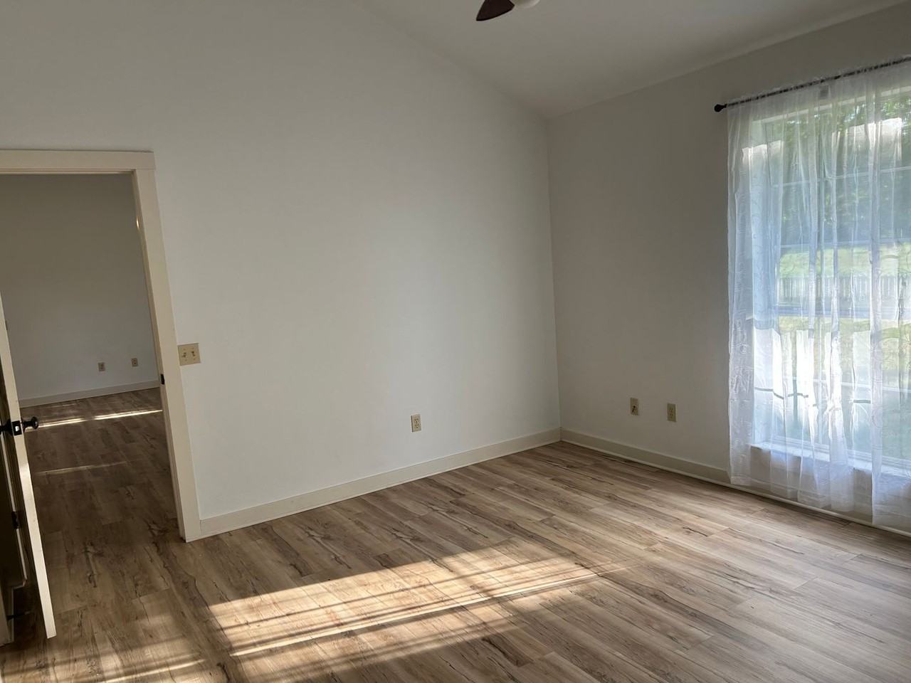 388 Laguna Vis - Photo 3 of 10