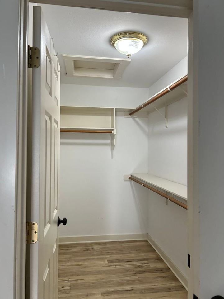 388 Laguna Vis - Photo 4 of 10