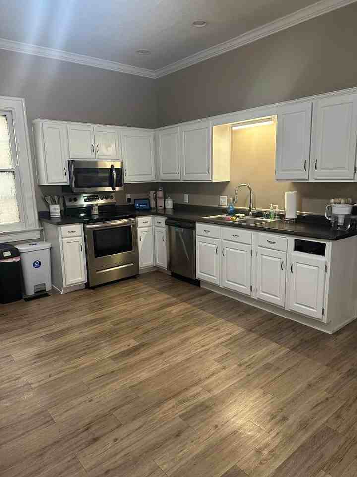 2557 W Mcmicken Ave - Photo 6 of 11