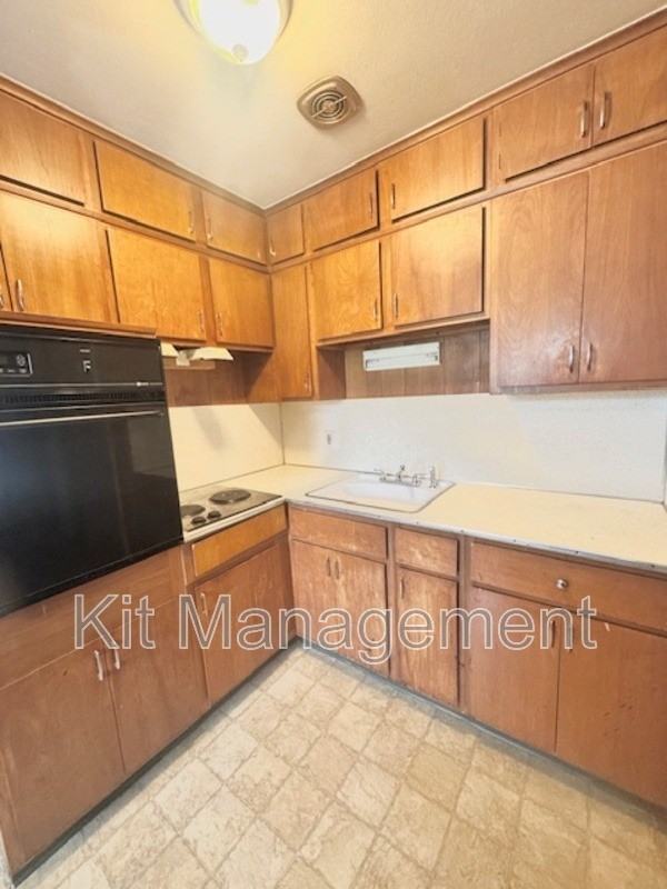 3320 Douglas Rd - Photo 3 of 9