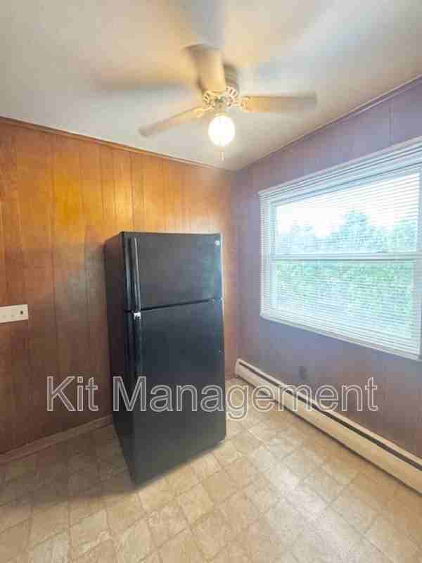 3320 Douglas Rd - Photo 4 of 9