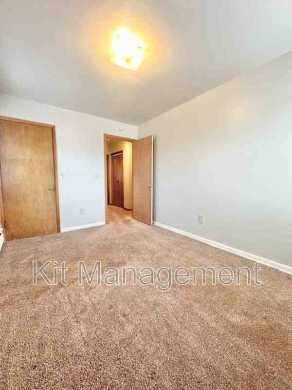 3320 Douglas Rd - Photo 6 of 9