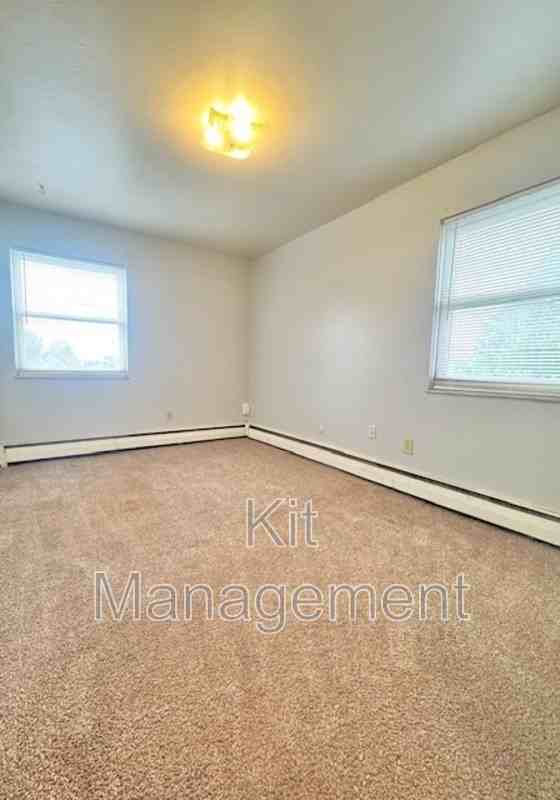 3320 Douglas Rd - Photo 7 of 9