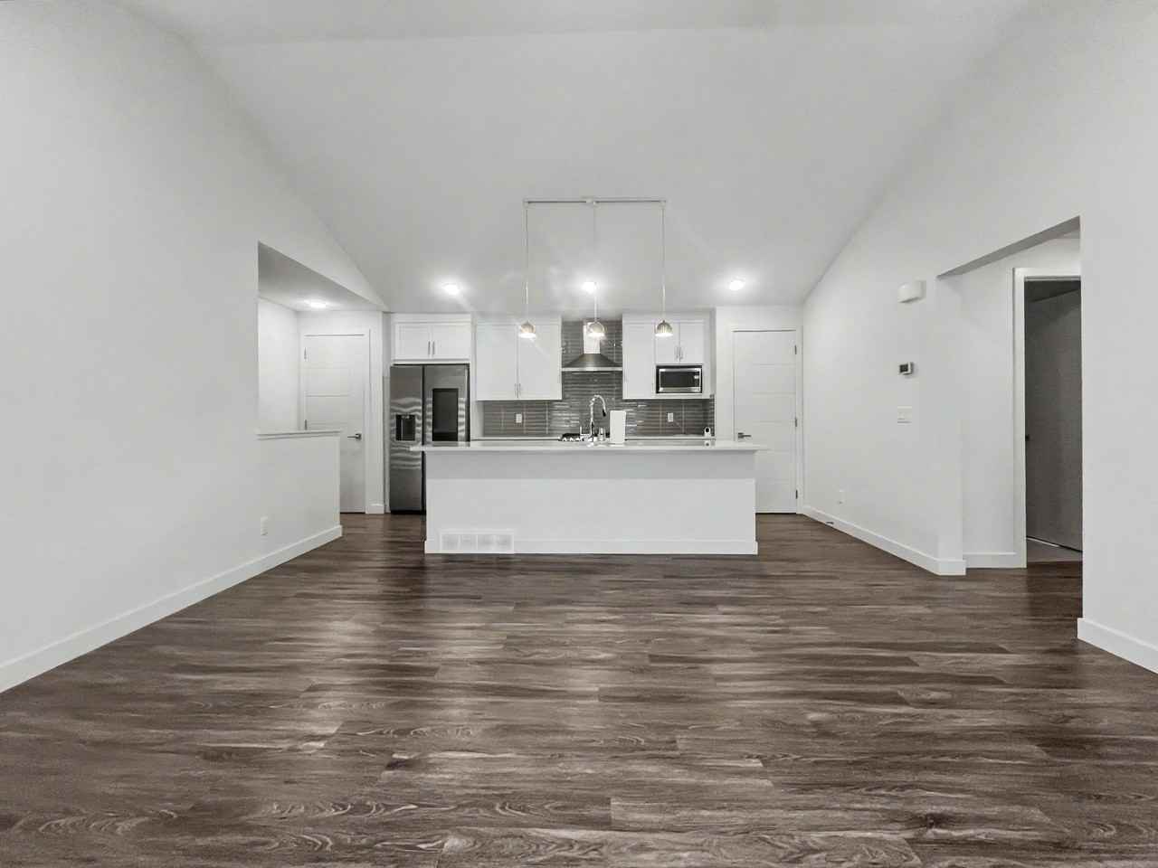 1405 Walgrove - Photo 2 of 28