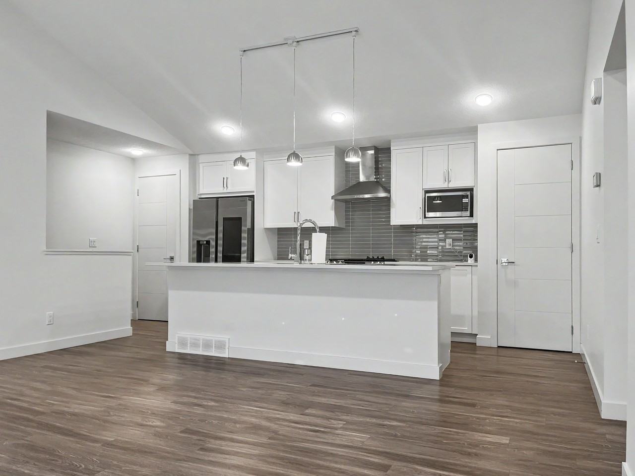1405 Walgrove - Photo 6 of 28