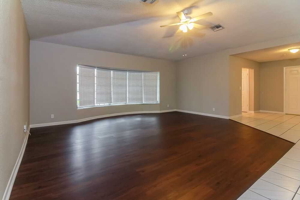 3870 Nw 103rd Ave - Photo 2 of 11