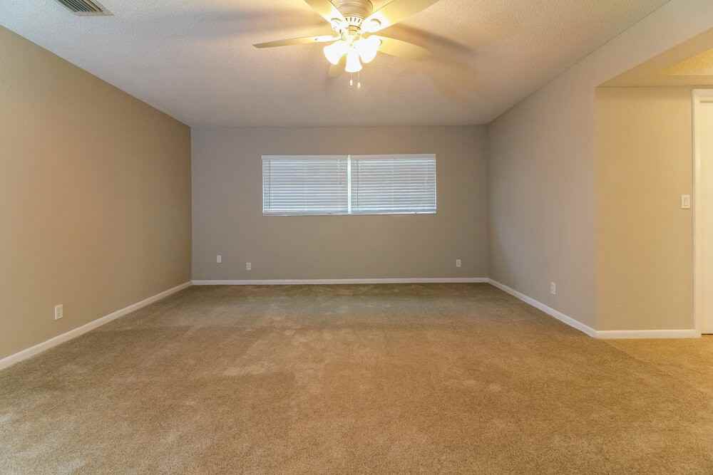 3870 Nw 103rd Ave - Photo 6 of 11