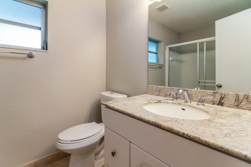 3870 Nw 103rd Ave - Photo 7 of 11
