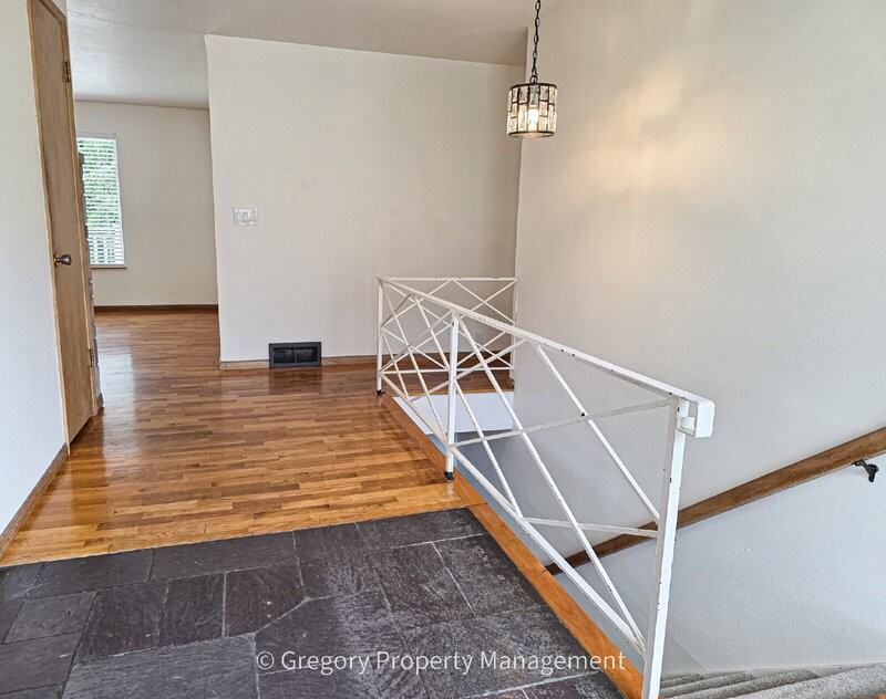 4908 Dogwood Dr - Photo 3 of 23