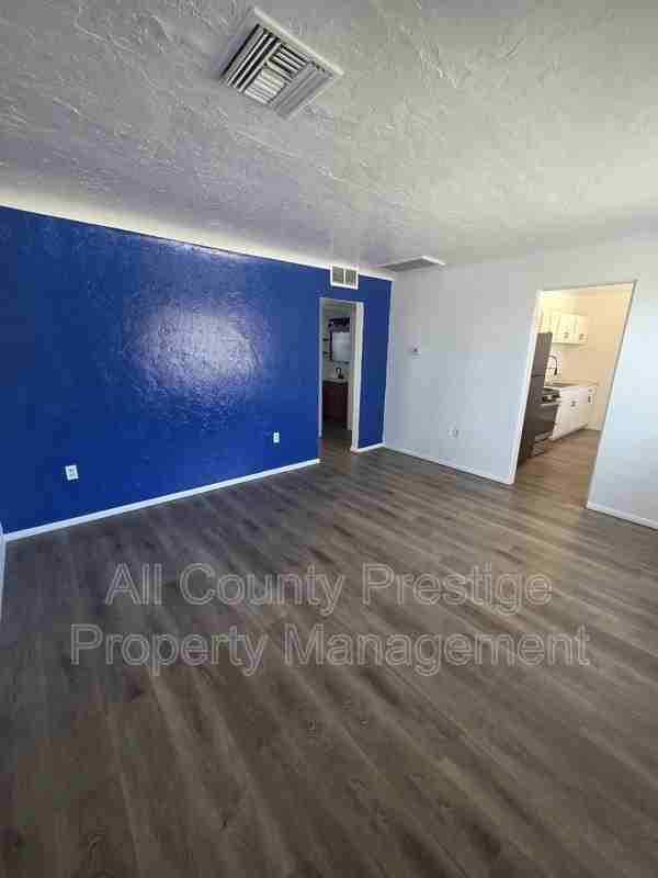 1915 E Osborn Rd #2 - Photo 3 of 10