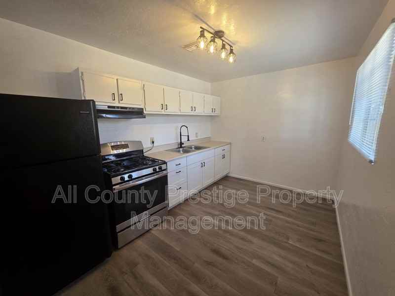 1915 E Osborn Rd #2 - Photo 5 of 10