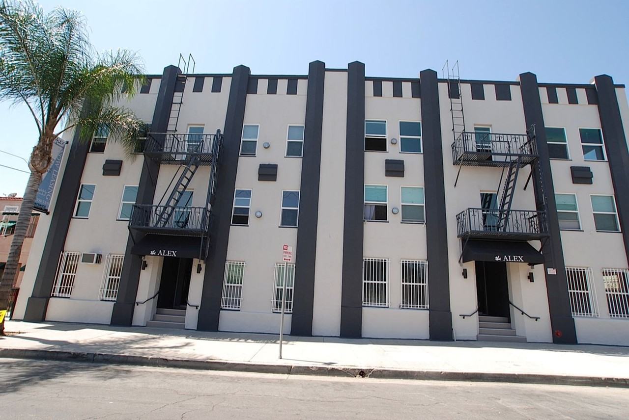 Alex Court Apartments - Photo 5 of 38