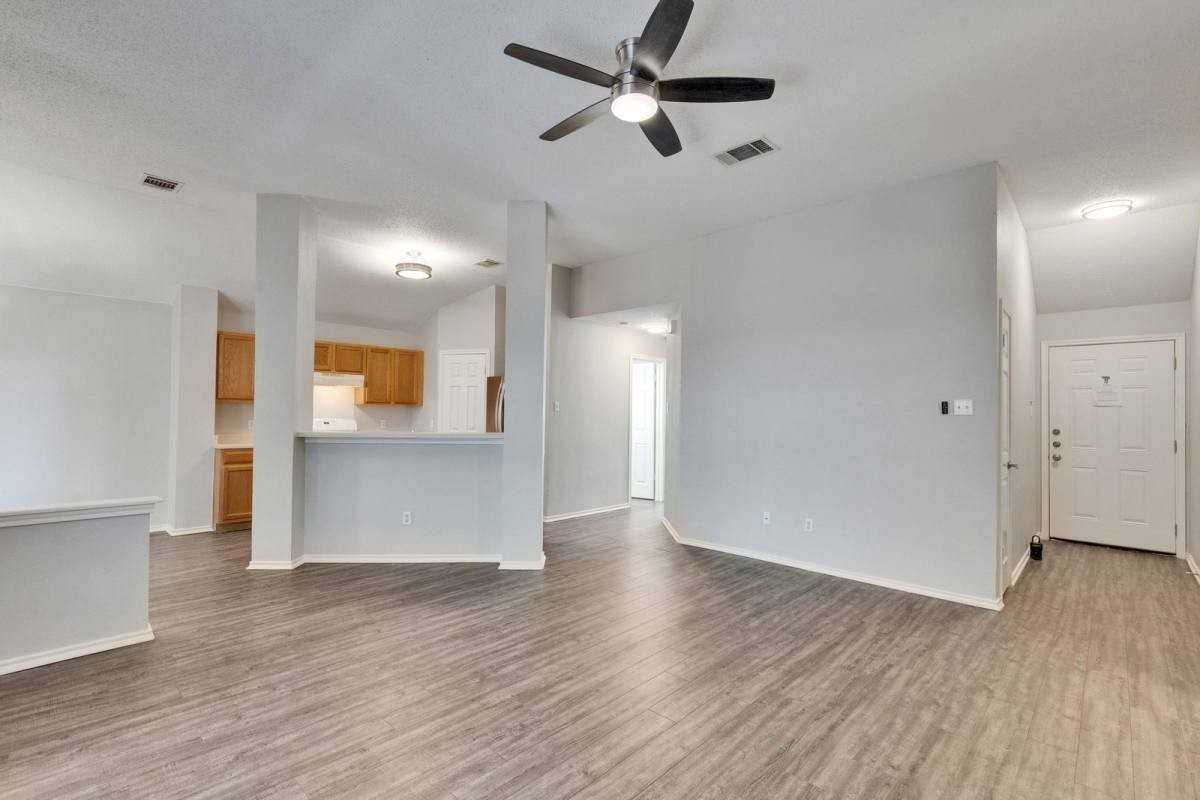 1403 Gulf Way - Photo 2 of 10