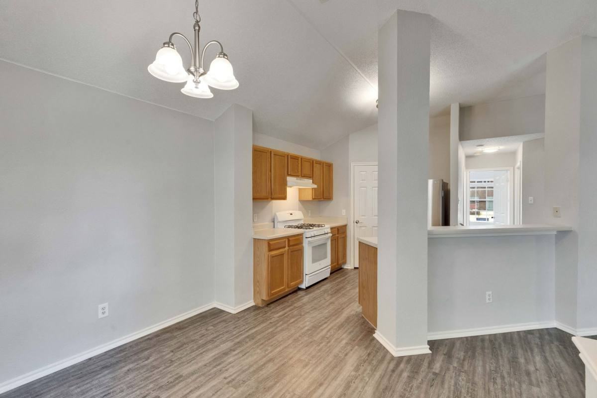 1403 Gulf Way - Photo 7 of 10