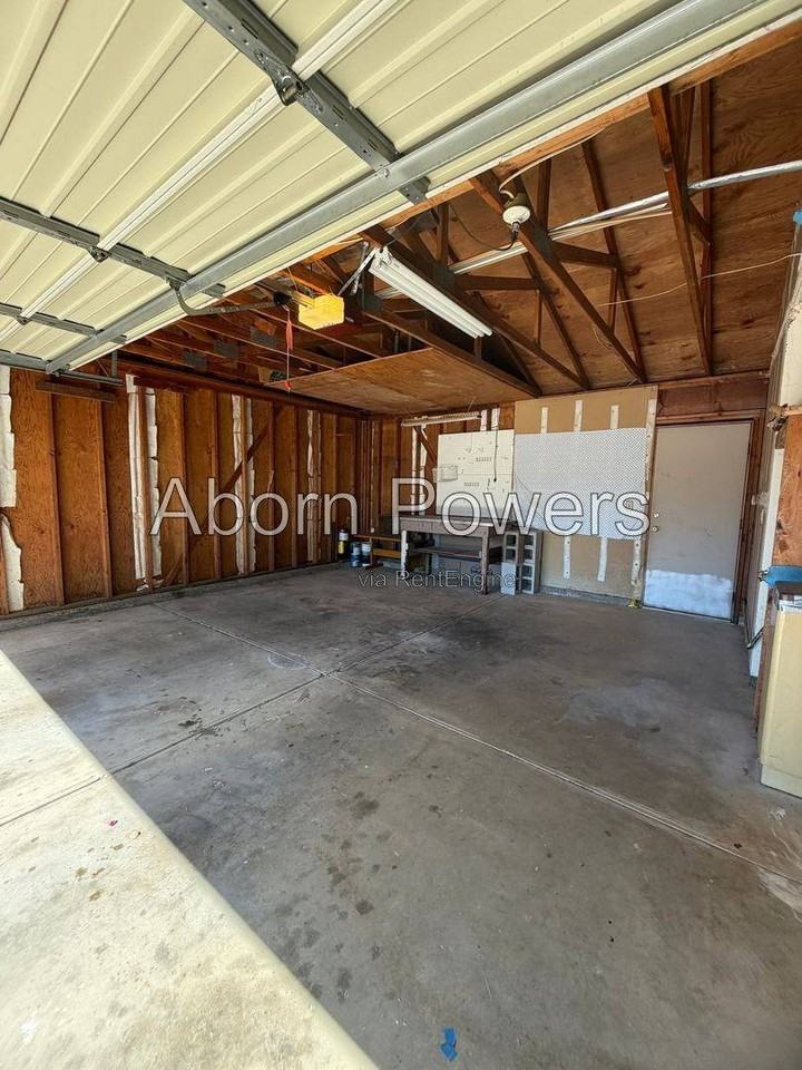 4819 Hillbrook Ct - Photo 2 of 10