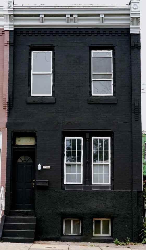 1827 W Huntingdon St #4 - Photo 4 of 13