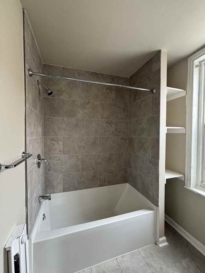 1827 W Huntingdon St #4 - Photo 7 of 12