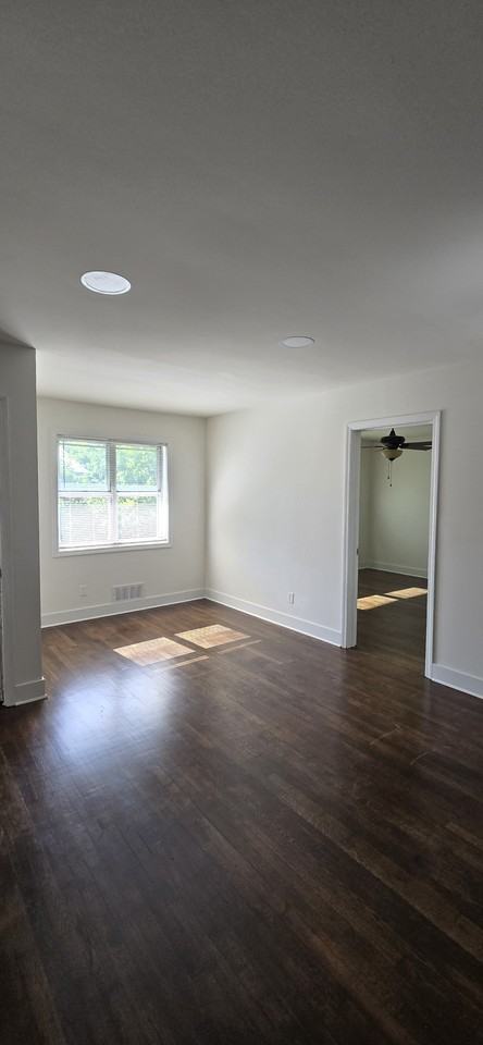 1437 Vesta Ave #2 - Photo 3 of 19