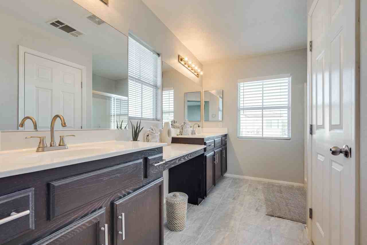 11123 Abbeyfield Rose Dr - Photo 2 of 36