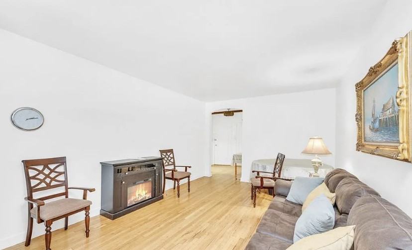 2116 79th St - Photo 2 of 10