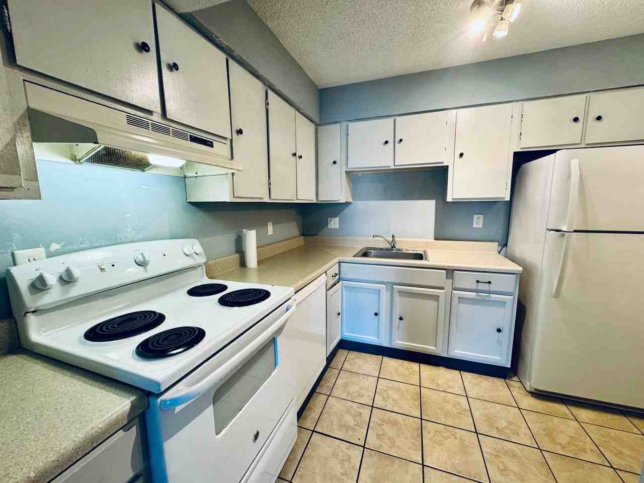 2005 Greens Blvd #C201 - Photo 5 of 13
