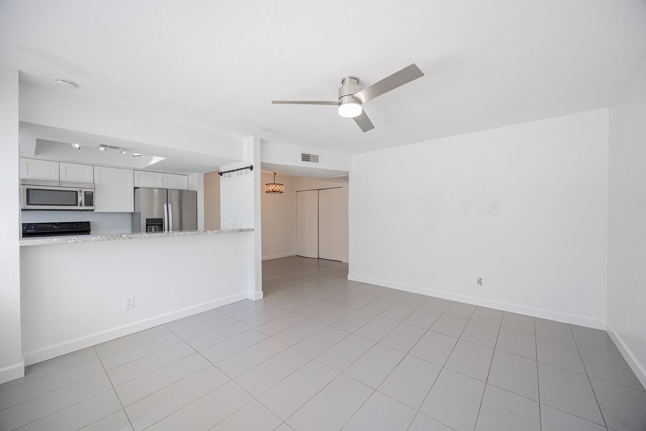 1808 N 32nd St #104 - Photo 5 of 23