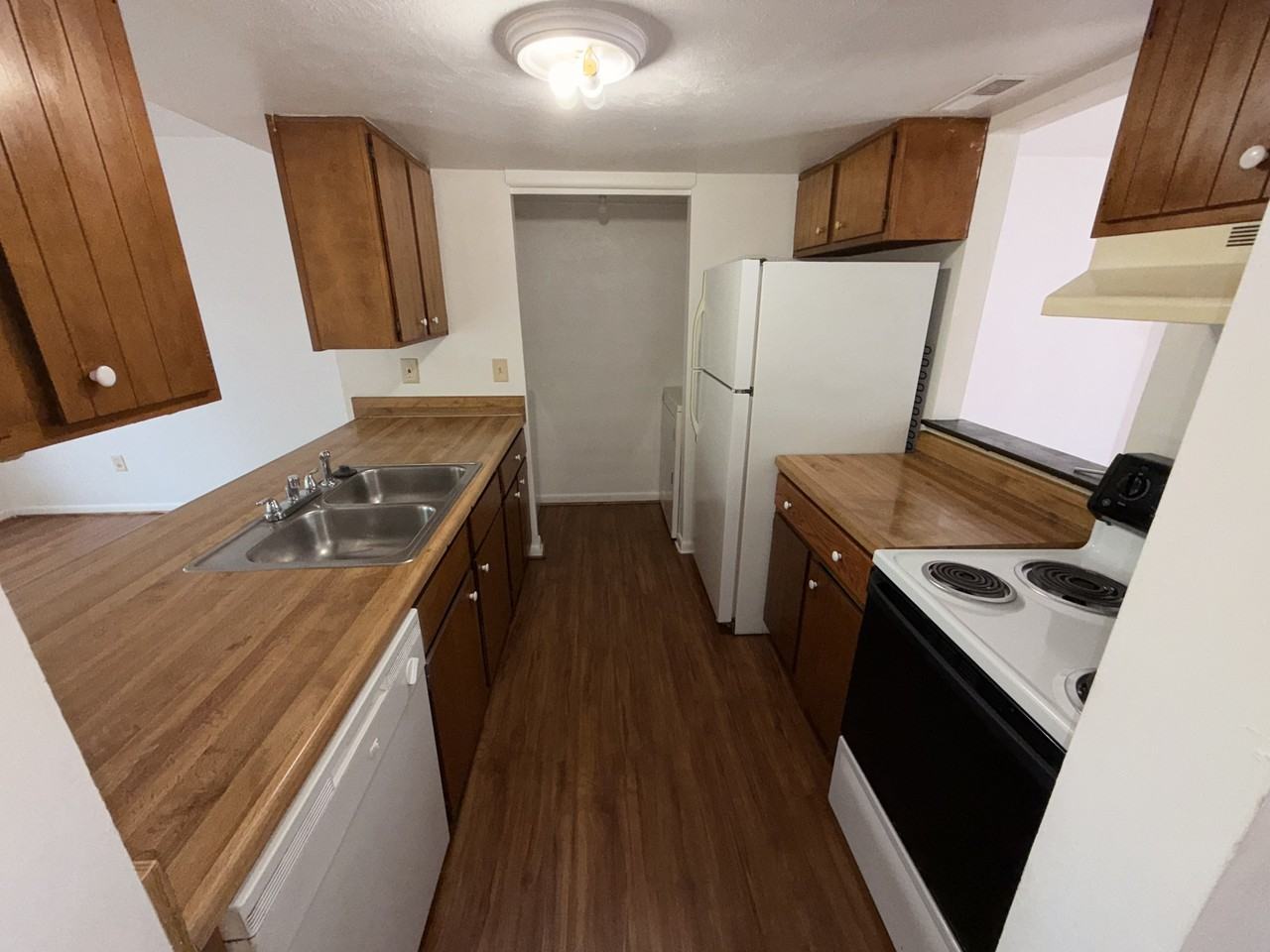 12 Bayview Ct - Photo 3 of 4