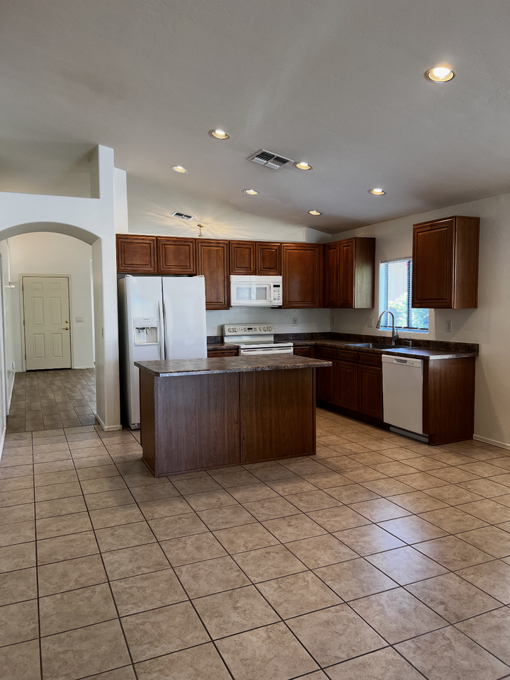 5598 W Crimson Bluff Dr - Photo 5 of 29