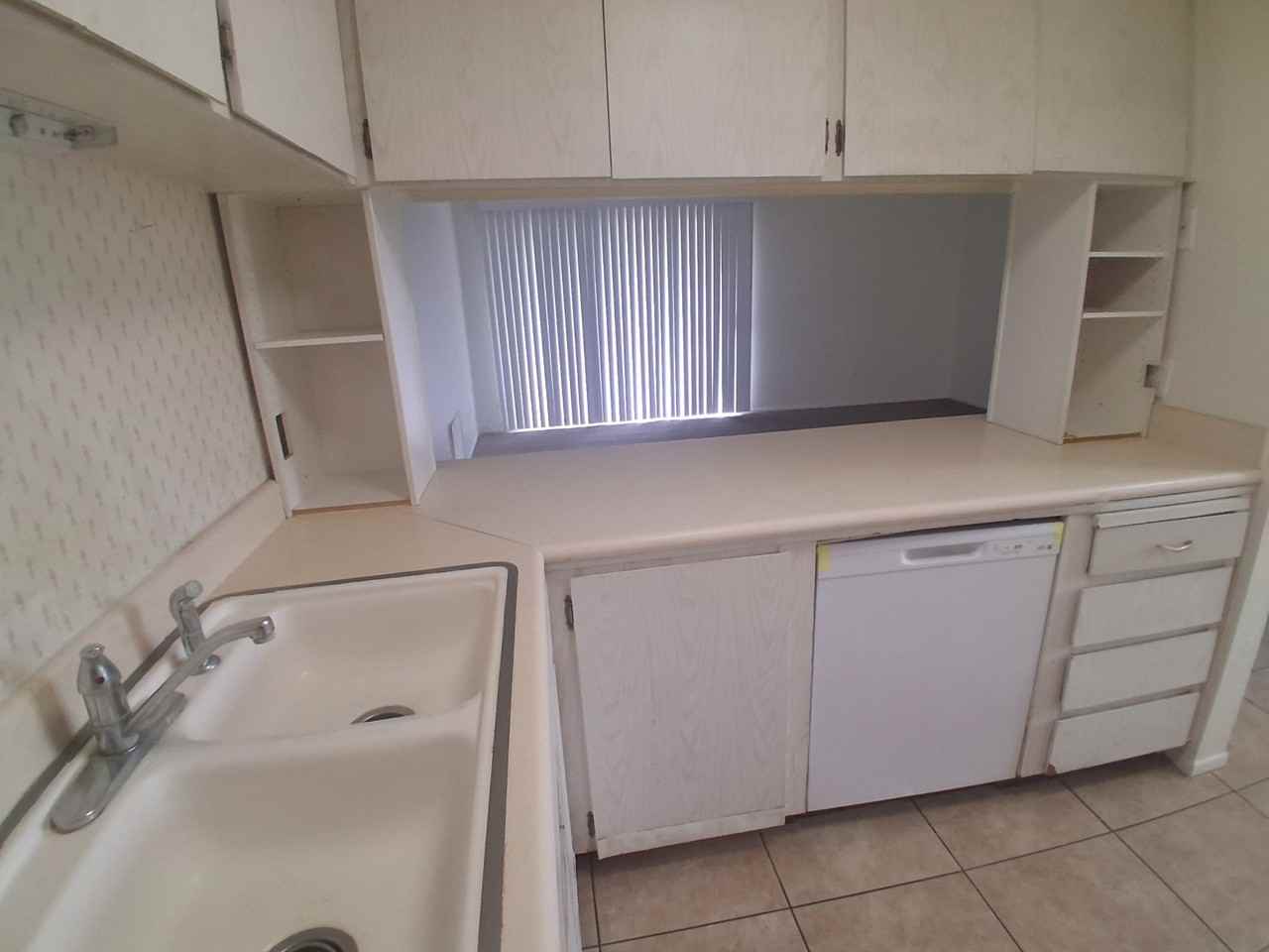 836 S Langley Ave #102 - Photo 6 of 15