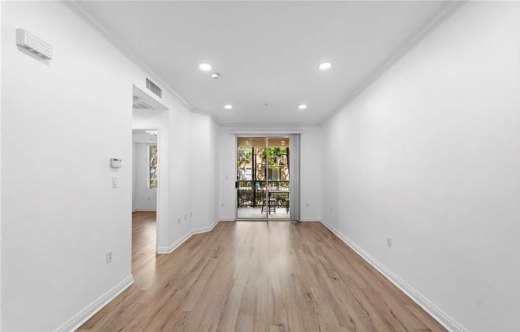 3131 Watermarke Pl - Photo 2 of 8