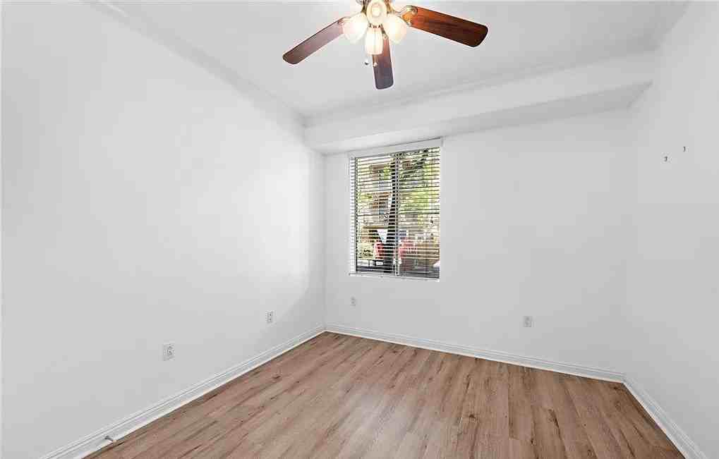 3131 Watermarke Pl - Photo 6 of 8