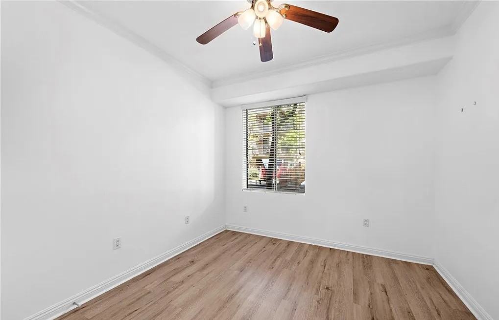 3131 Watermarke Pl - Photo 7 of 8