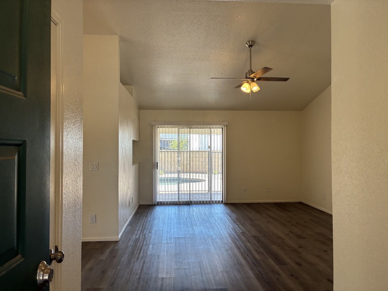 5637 W Yucca St - Photo 3 of 32