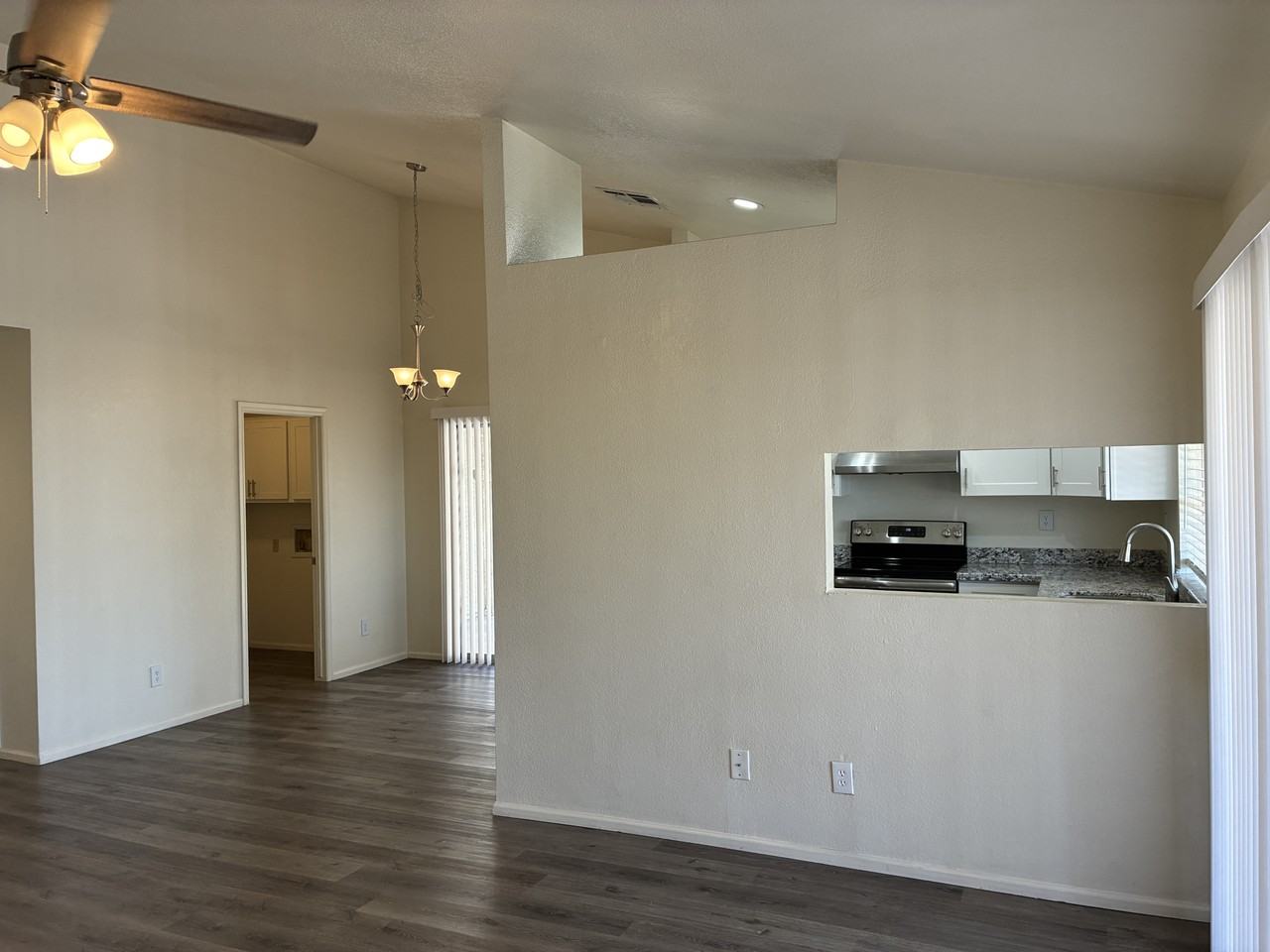 5637 W Yucca St - Photo 6 of 32