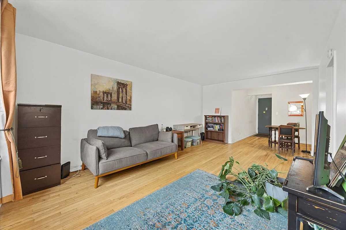 3176 Decatur Ave - Photo 3 of 20